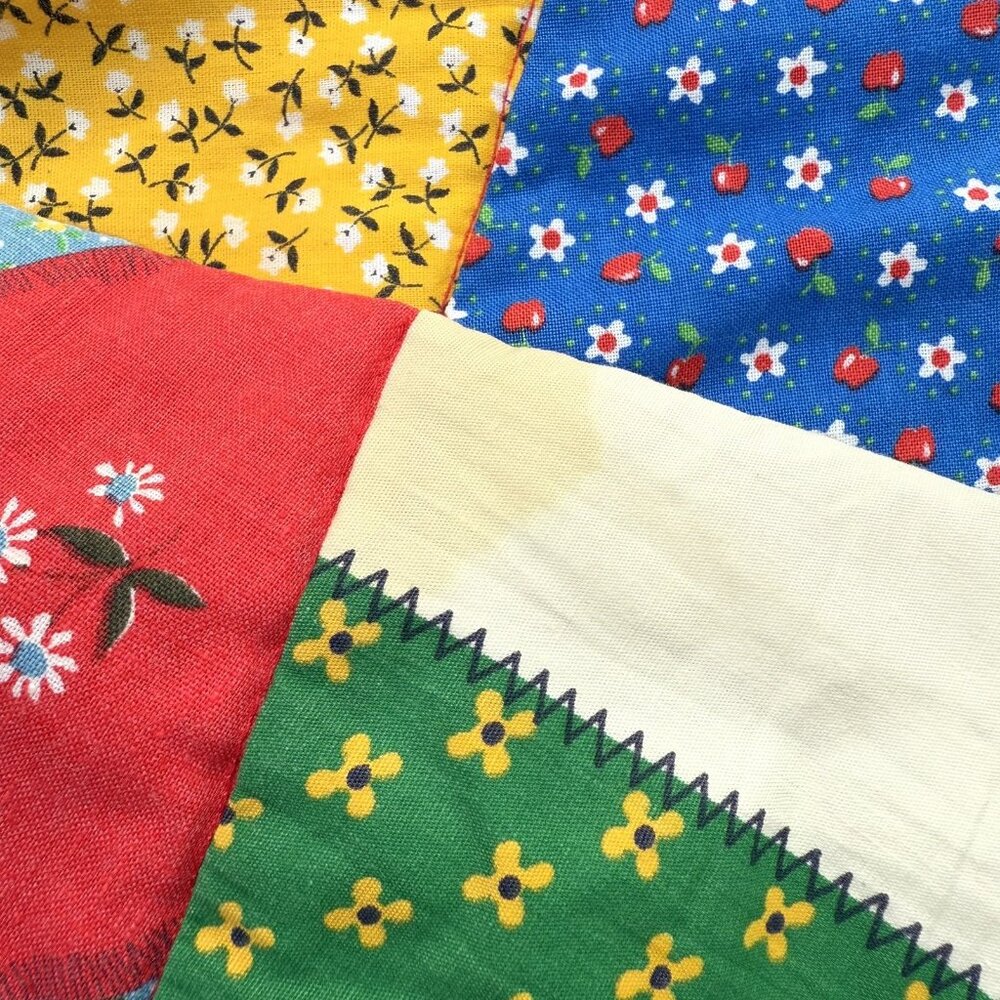 VTG Hand Quilted Patchwork Tree Skirt 51” Lace Trim Granny Cottagecore Country - Picture 4 of 8